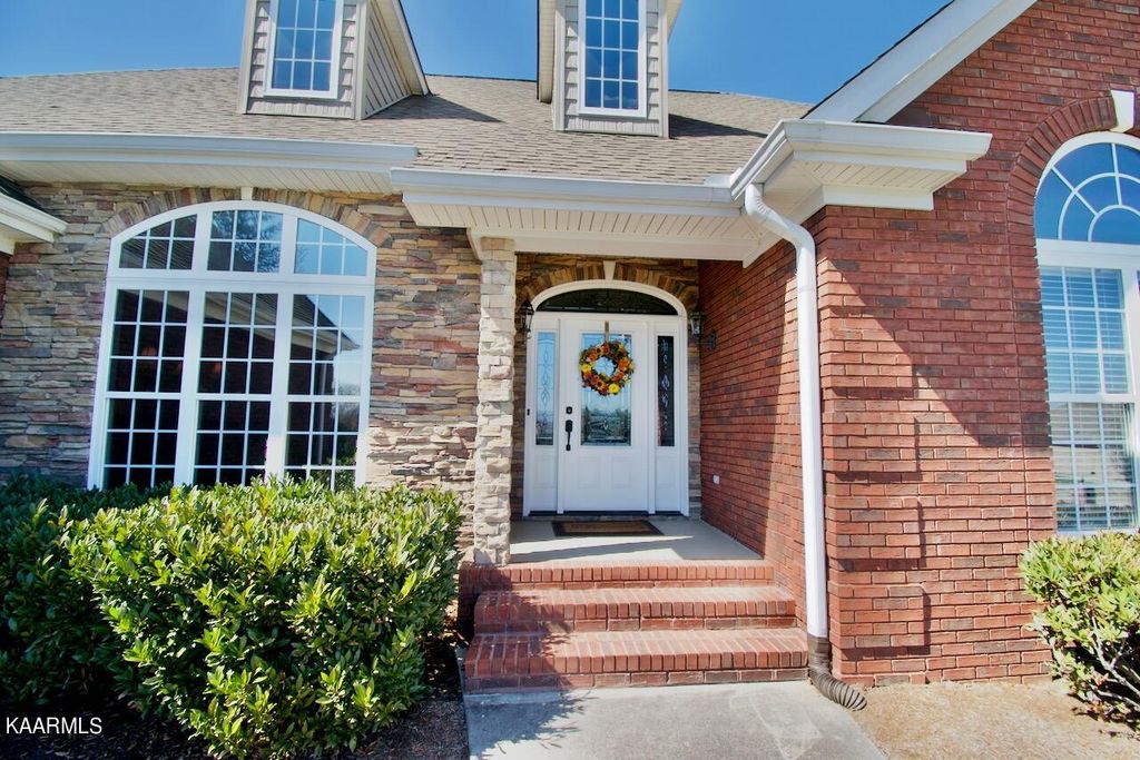 Photo of 1124 Southwick Drive, Alcoa, TN 37701 (MLS # 1241028)