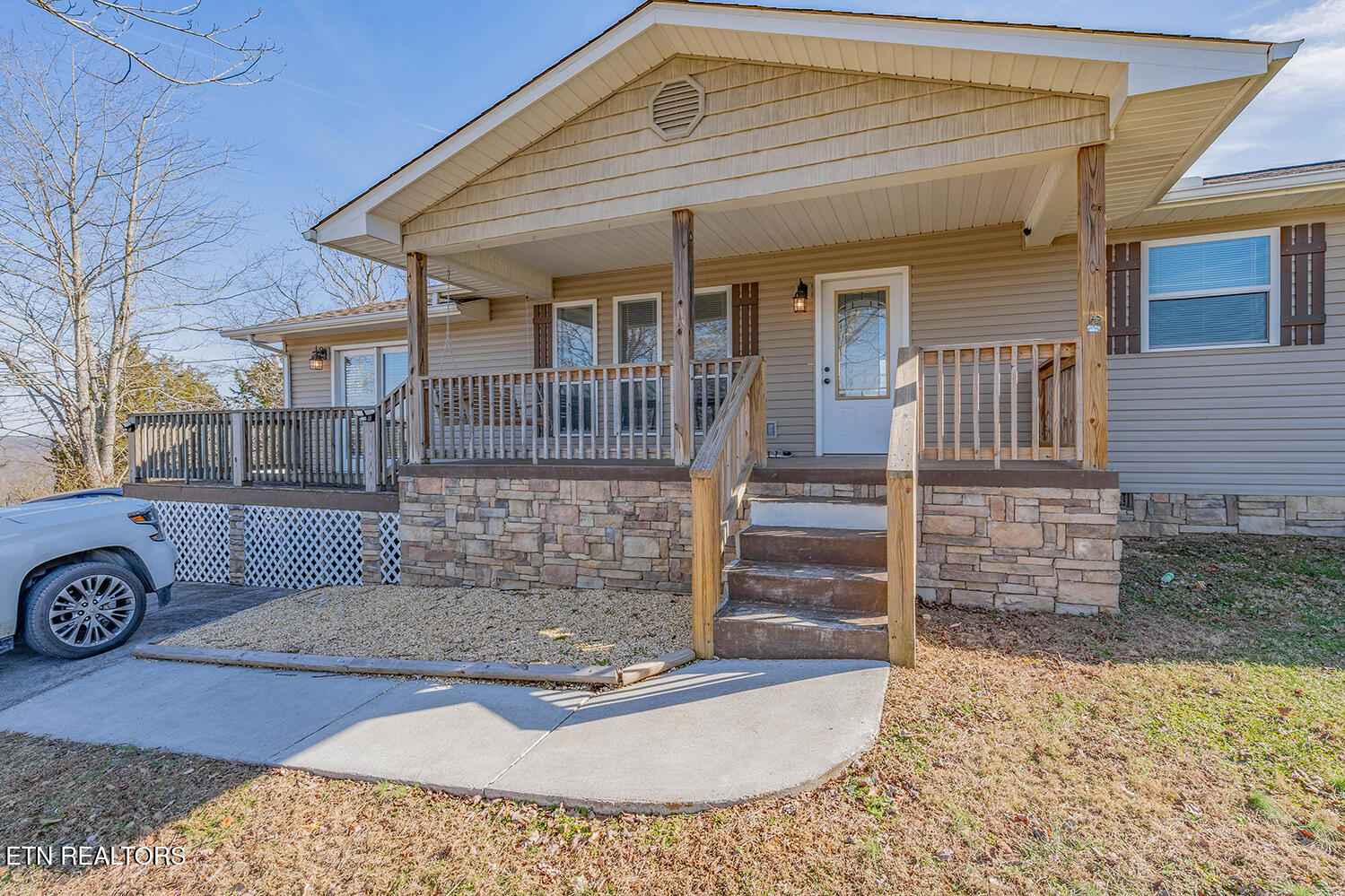 561 River Rd