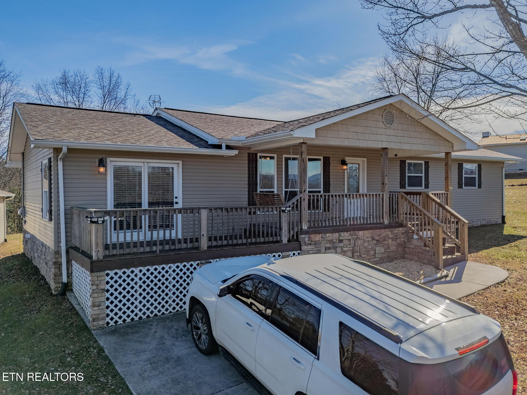 561 River Rd