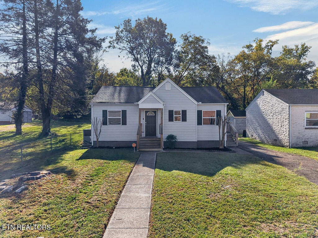 Photo of 3720 Ivy Ave, Knoxville, TN 37914 (MLS # 1360113)