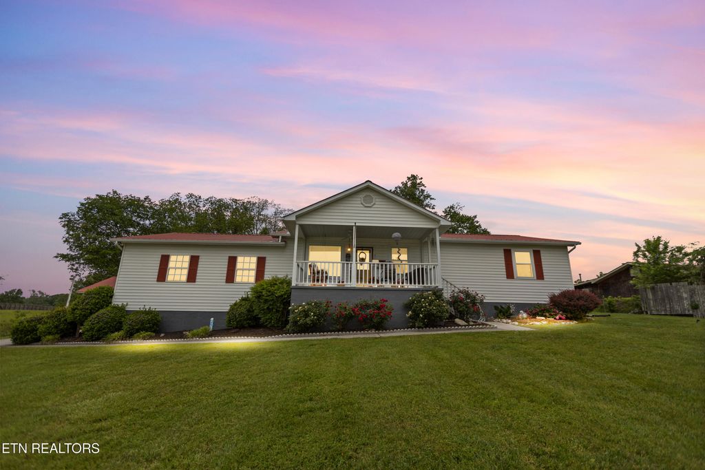 Photo of 335 SW Brown Drive, Knoxville, TN 37918 (MLS # 1318442)