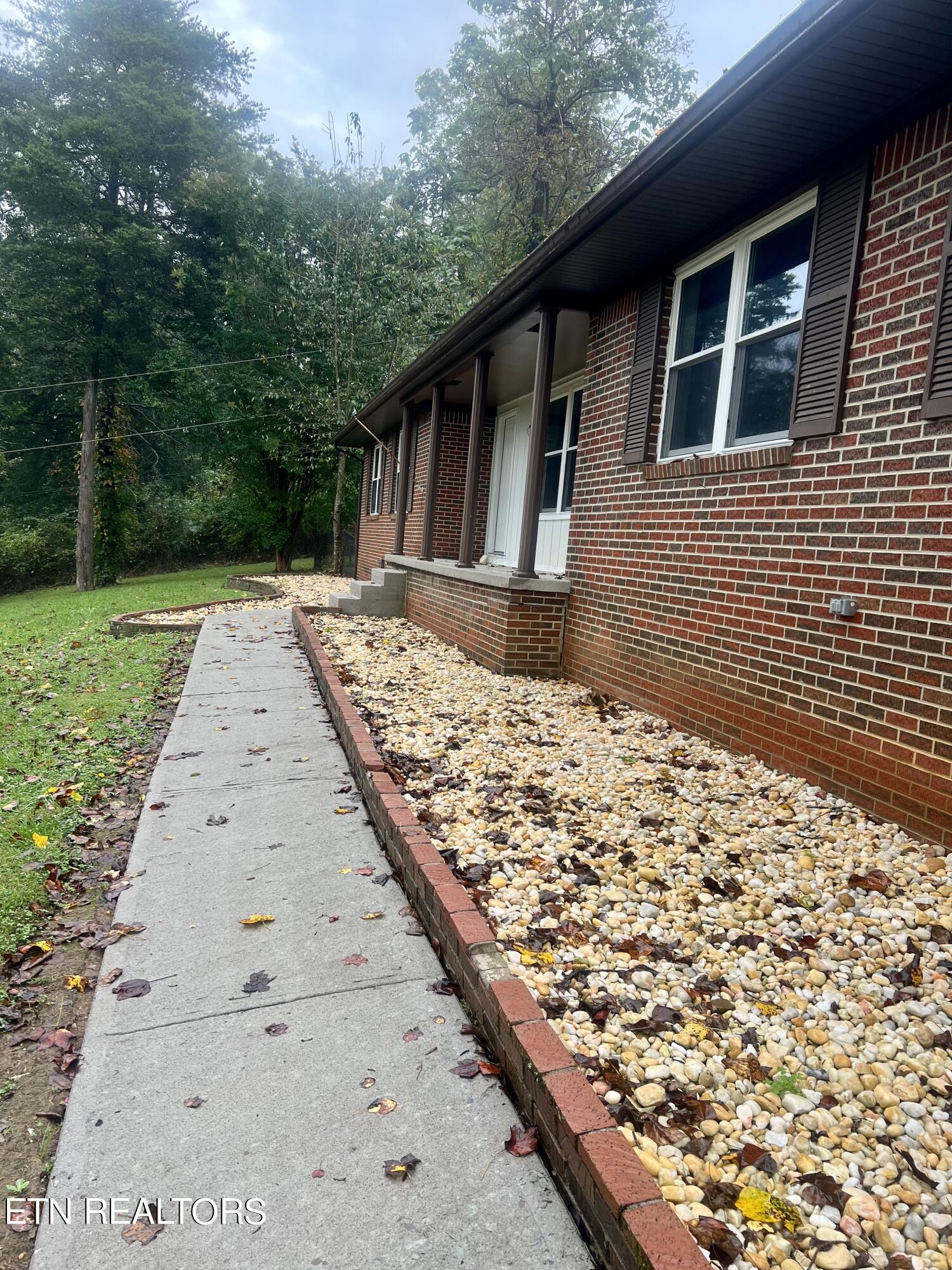 221 Greer Lane