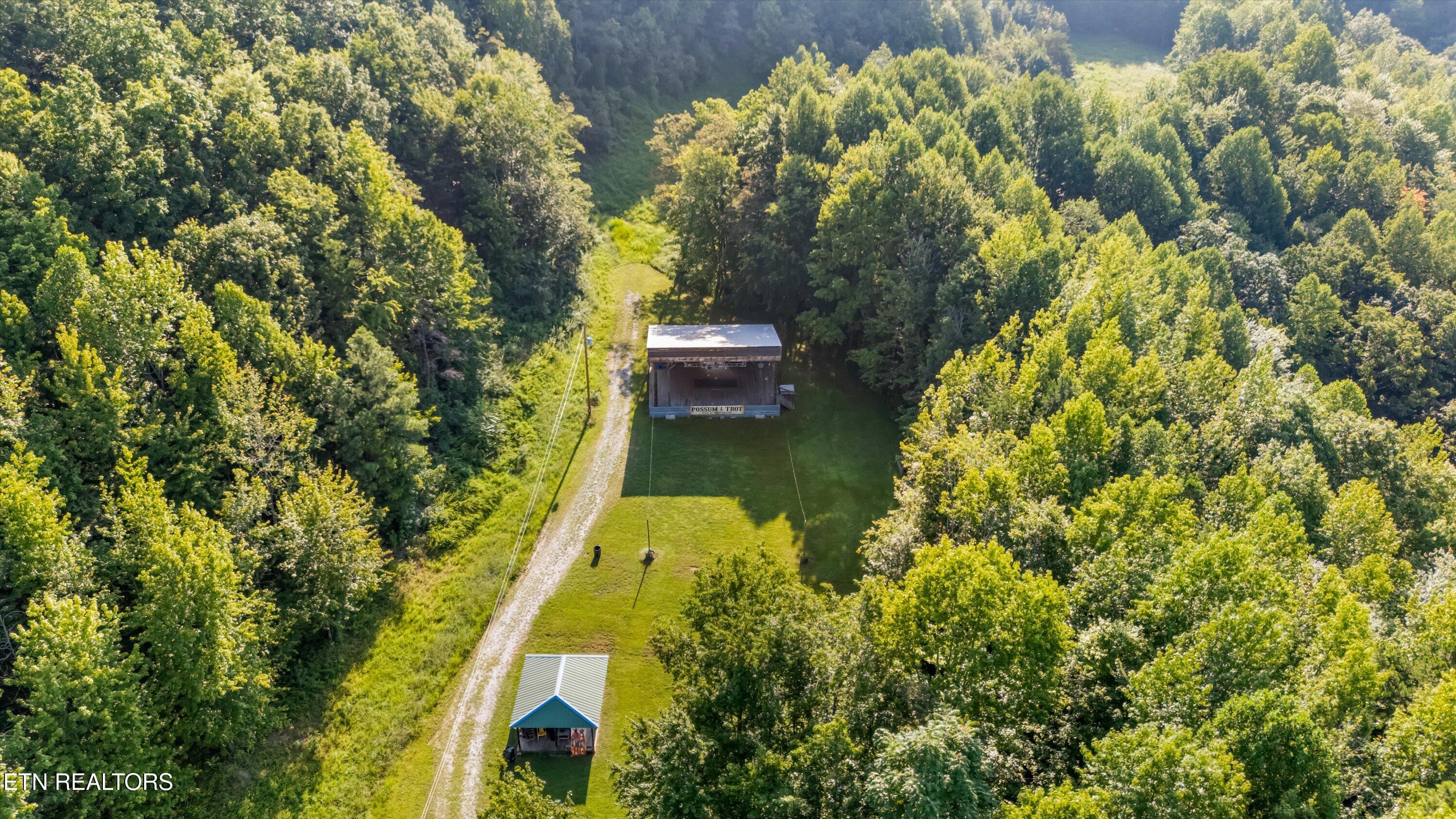 Winfield, Tennessee, 37892, United States, 18 Bedrooms Bedrooms, ,8 BathroomsBathrooms,Residential,Active,1920273