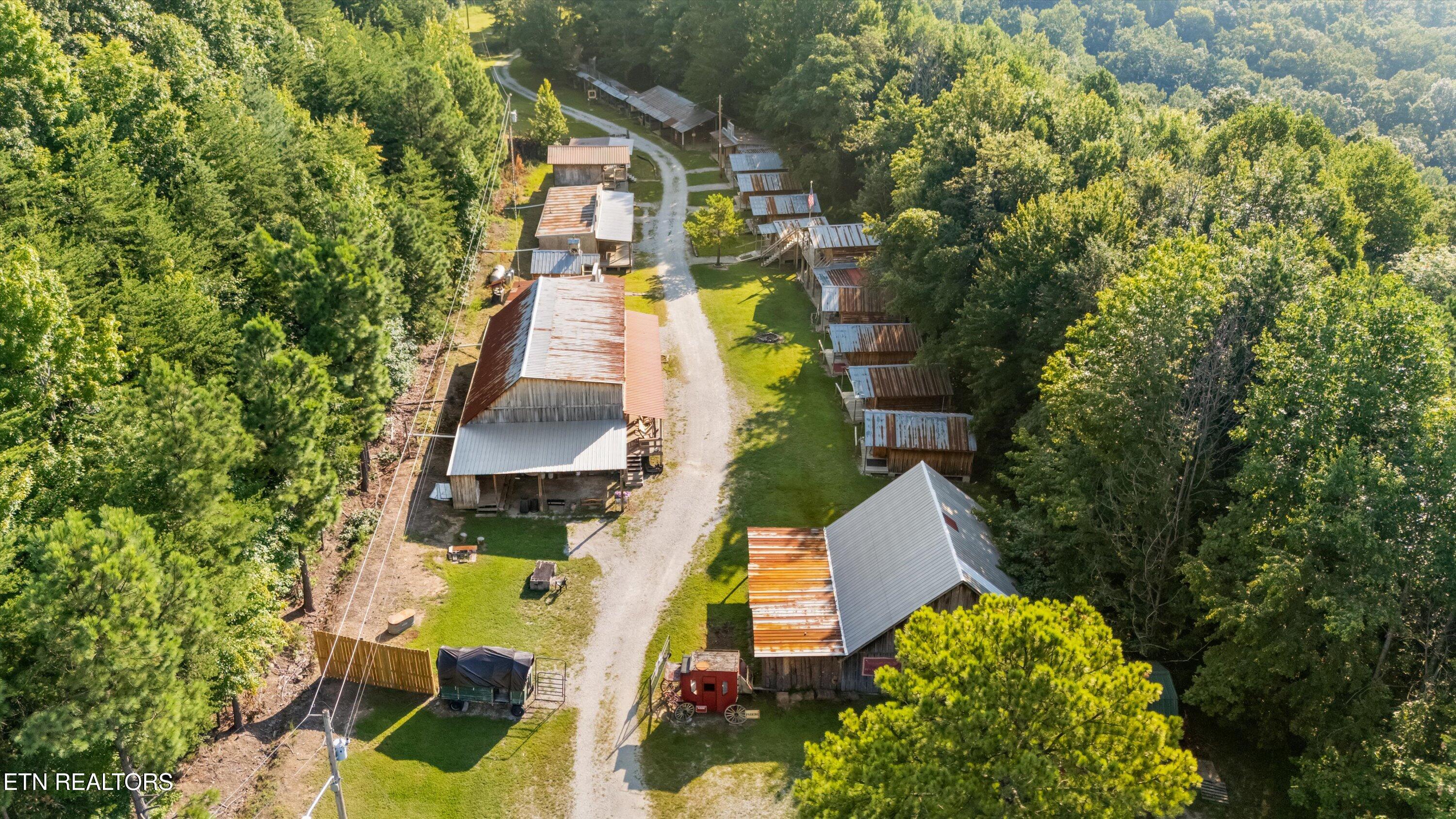 517 Adkins Tr