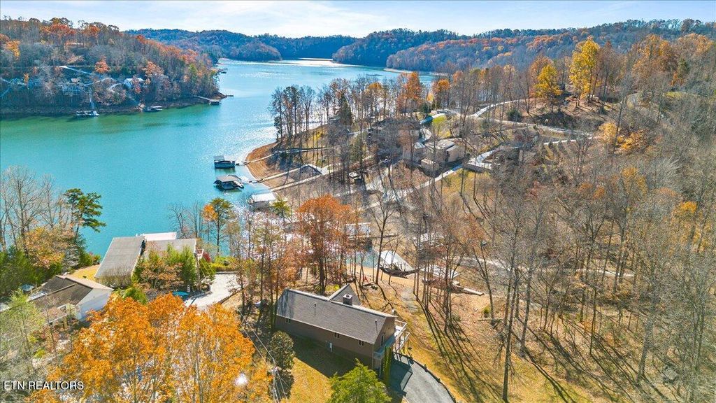 Photo of 128 Fox Lane, LaFollette, TN 37766 (MLS # 1322354)