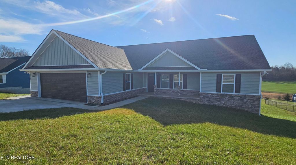 Photo of 254 Thompson Rd, Madisonville, TN 37354 (MLS # 1327221)