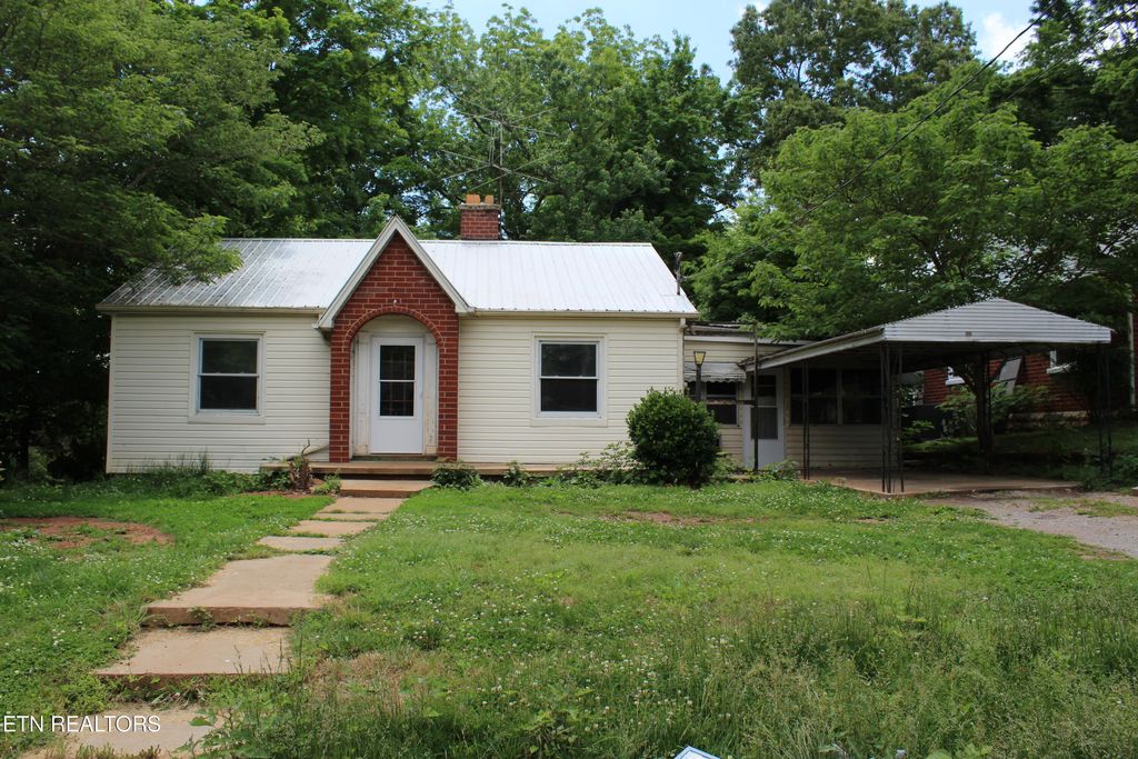 Photo of 903 W Morris St, Sweetwater, TN 37874 (MLS # 1340407)