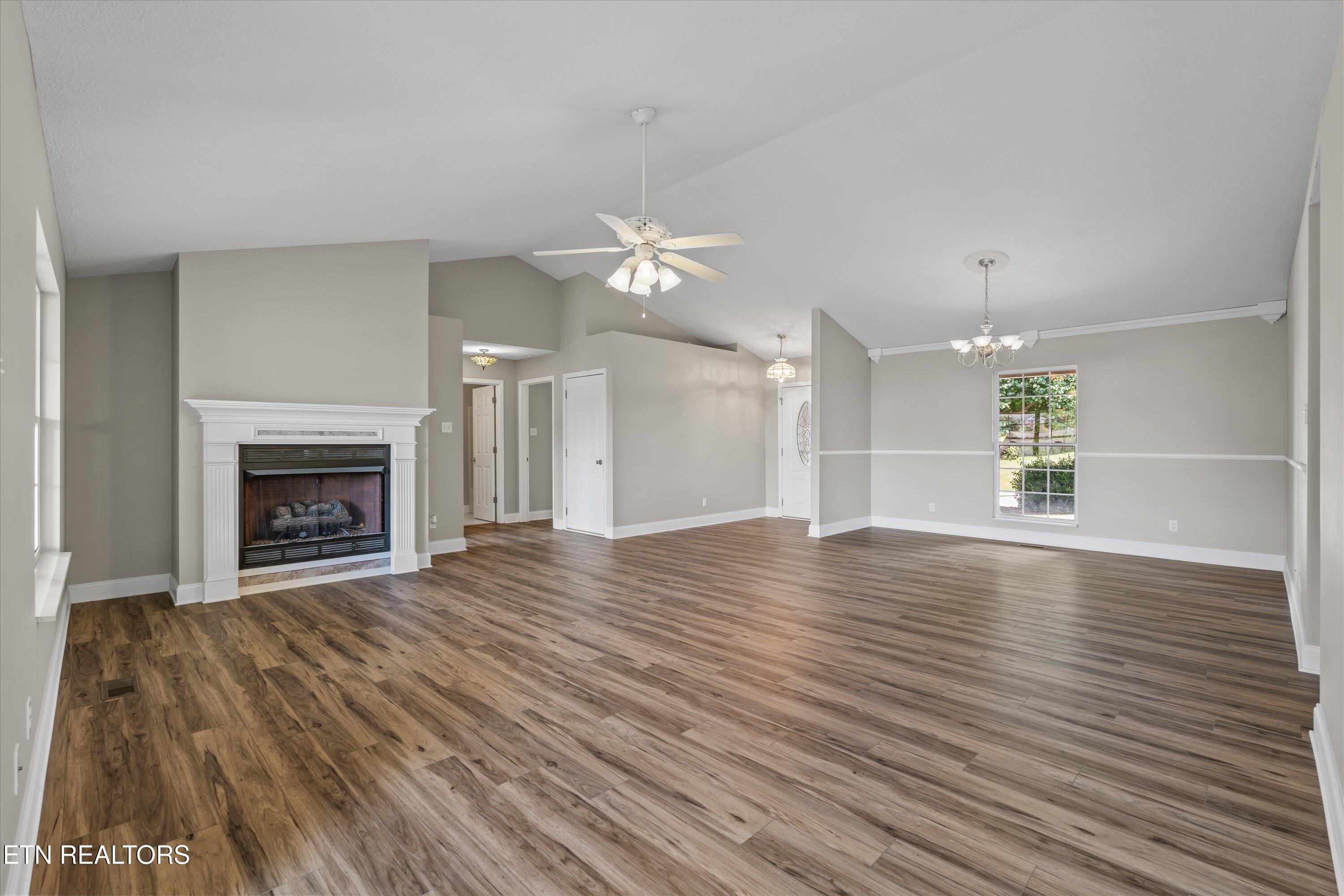 318 Royal Oaks Drive