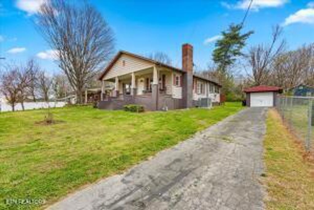 Photo of 109 Fisher St, Athens, TN 37303 (MLS # 1340397)