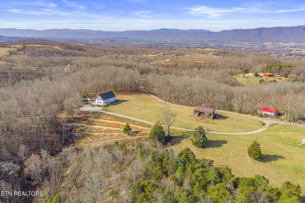 Photo of 264 Victory Cross Rd, LaFollette, TN 37766 (MLS # 1326186)