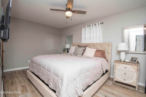 Tiny photo for 140 Walnut Circle, New Tazewell, TN 37825 (MLS # 1340547)