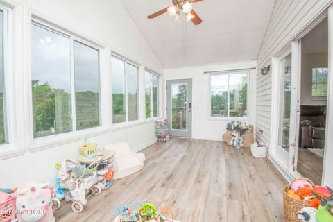 Tiny photo for 140 Walnut Circle, New Tazewell, TN 37825 (MLS # 1340547)