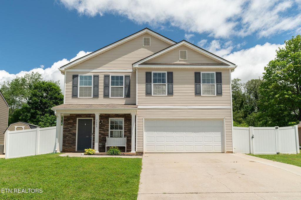 Photo of 7205 Lawgiver Circle, Corryton, TN 37721 (MLS # 1303279)