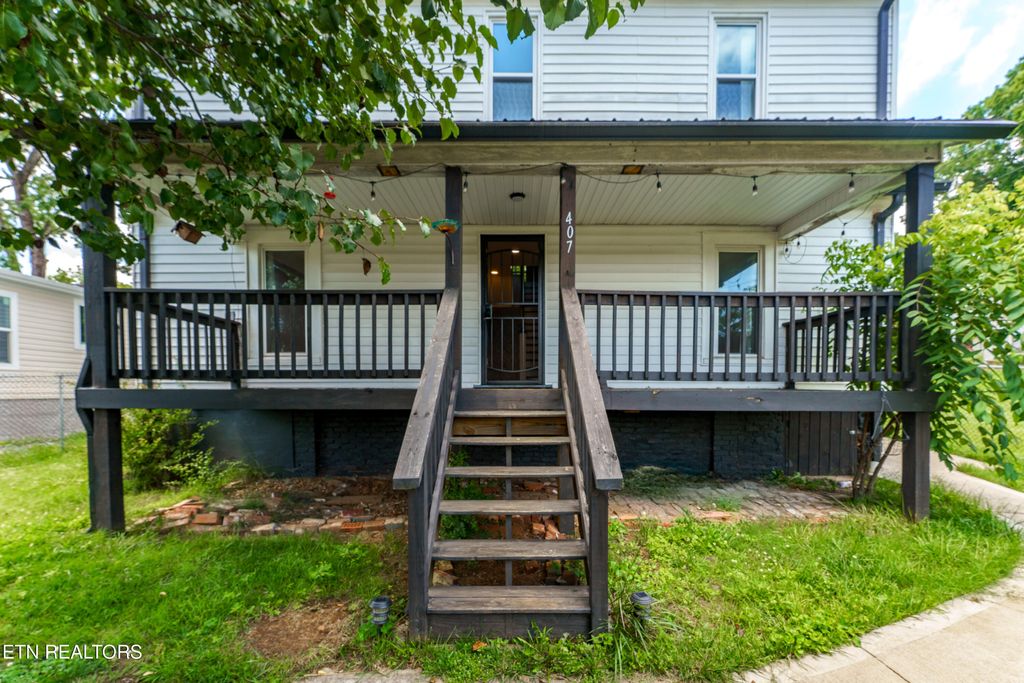 Photo of 407 N Front St, Rockwood, TN 37854 (MLS # 1305757)