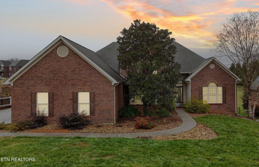 Photo of 1725 Burnside Drive, Maryville, TN 37801 (MLS # 1324048)
