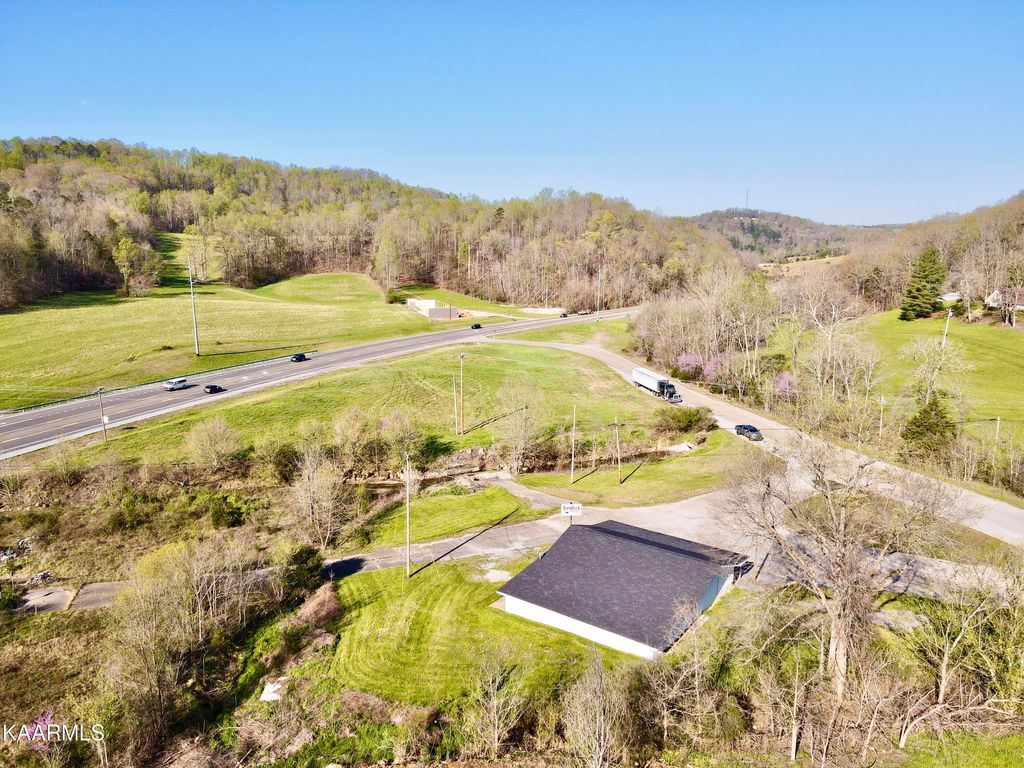 Photo of 128 Fords Chapel Rd Rd, New Tazewell, TN 37825 (MLS # 1223508)