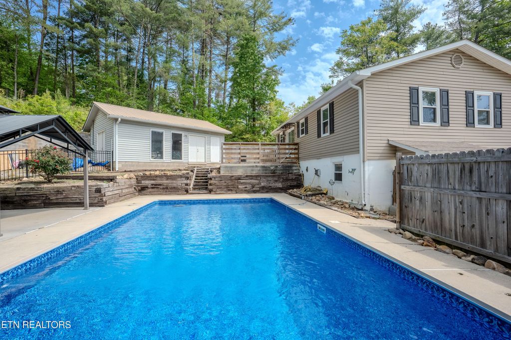 Photo of 315 Lynn St, Kingston, TN 37763 (MLS # 1337687)