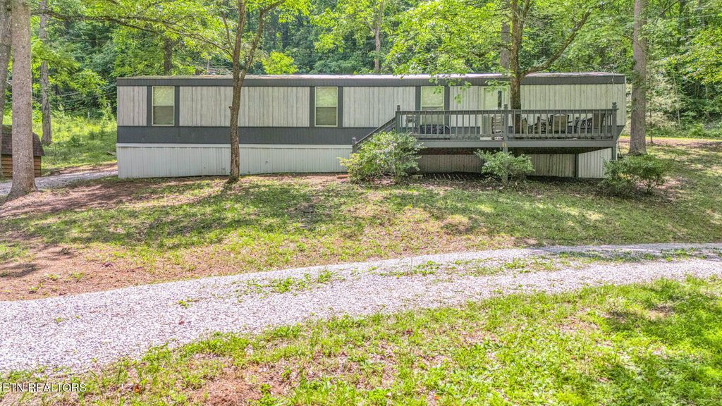 Photo of 237 Blue Ridge Rd, Speedwell, TN 37870 (MLS # 1331947)