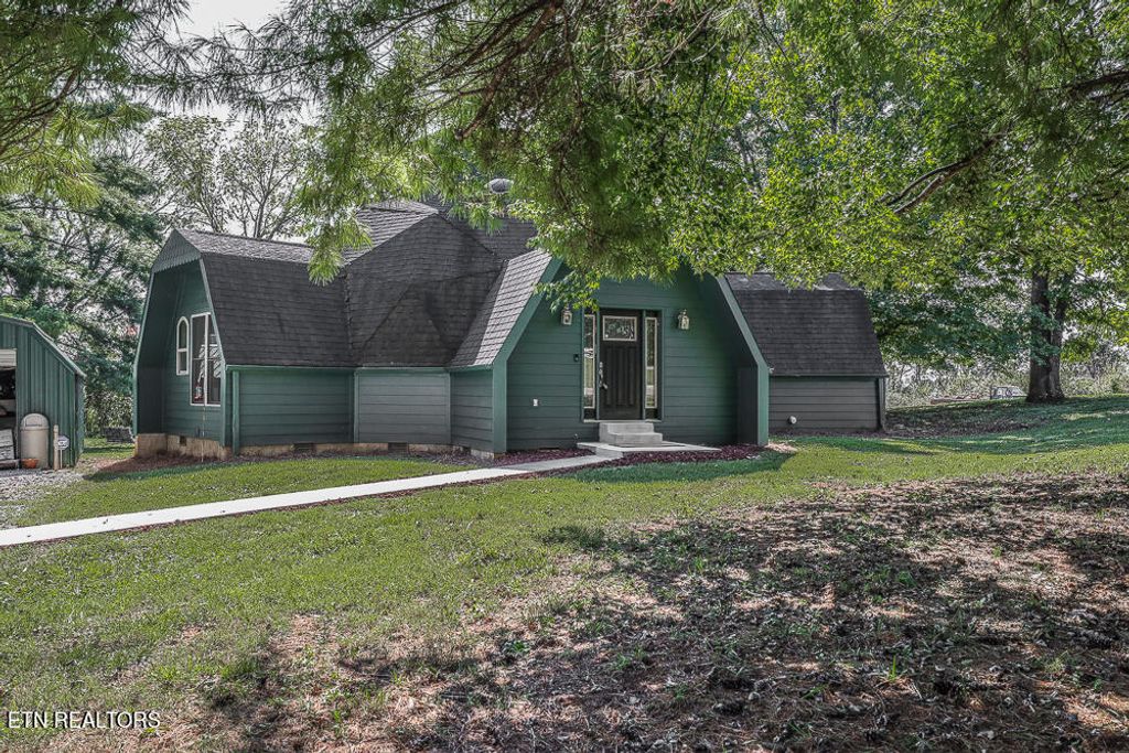 Photo of 833 Mimosa Heights Drive, Louisville, TN 37777 (MLS # 1278555)