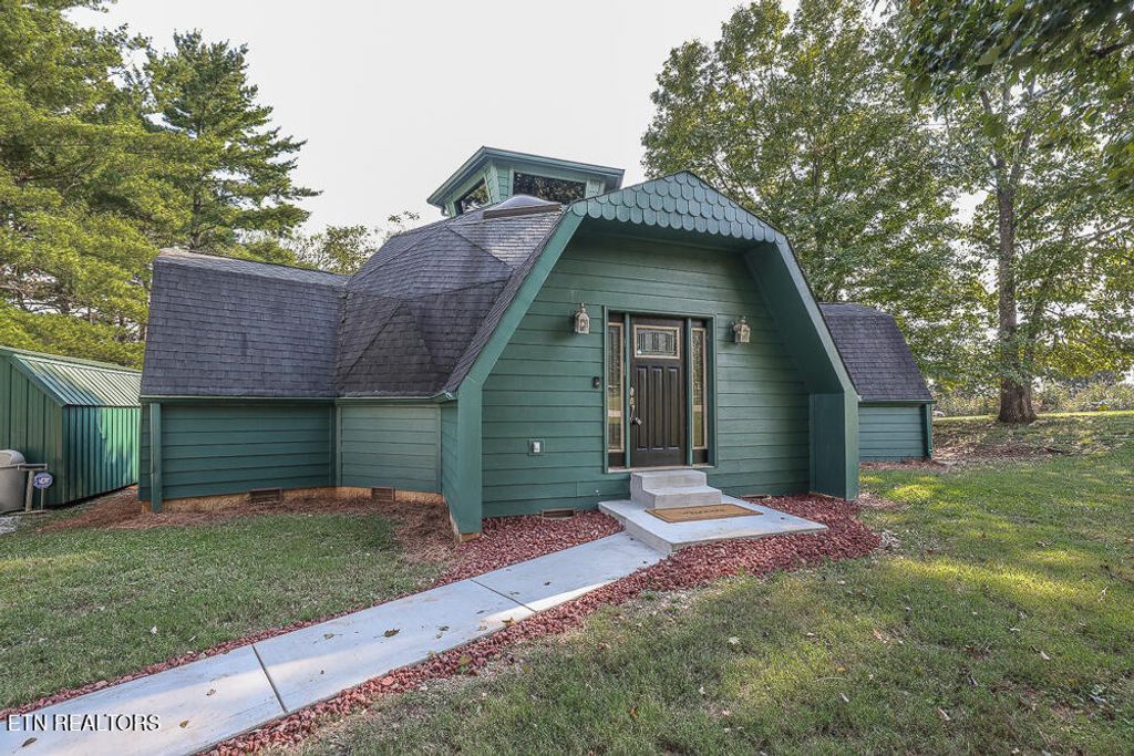 Photo of 833 Mimosa Heights Drive, Louisville, TN 37777 (MLS # 1278555)