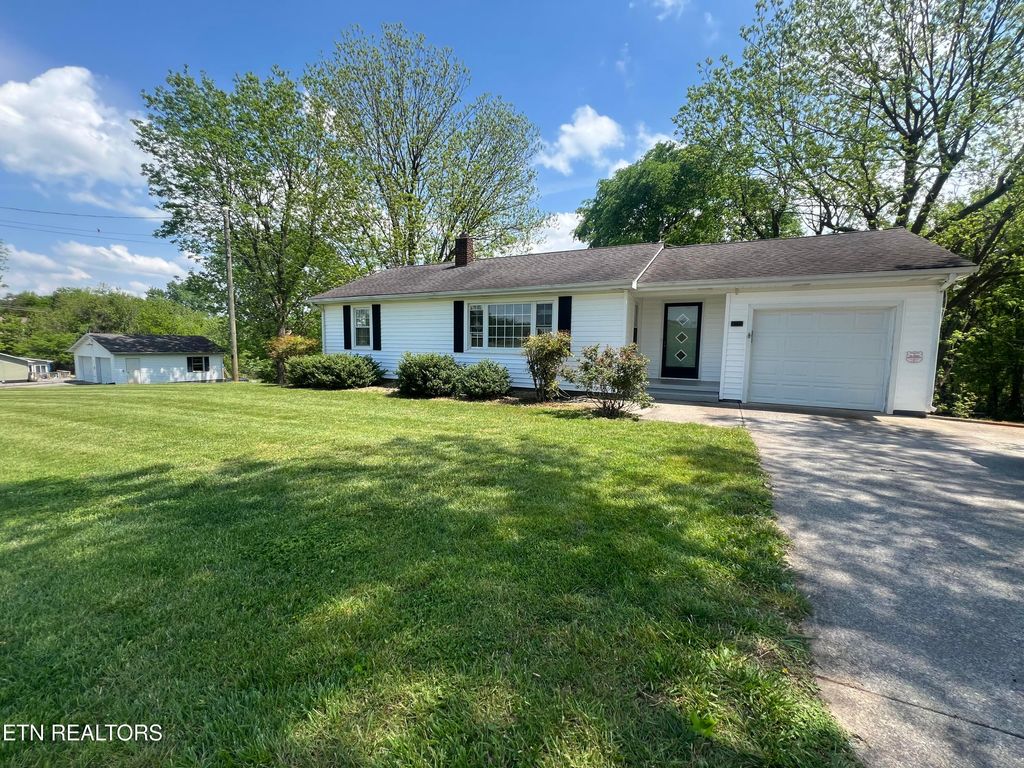 Photo of 2722 Barkshed Rd, Maryville, TN 37803 (MLS # 1337612)