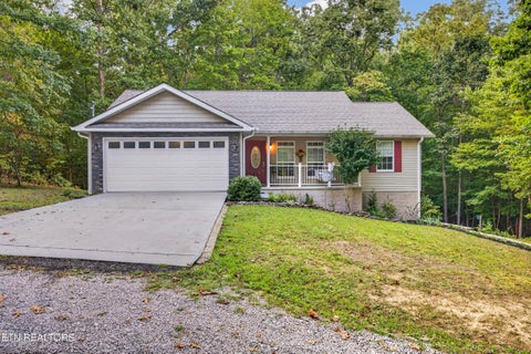 Photo of 15 Hipswell Court, Crossville, TN 38558 (MLS # 1355864)