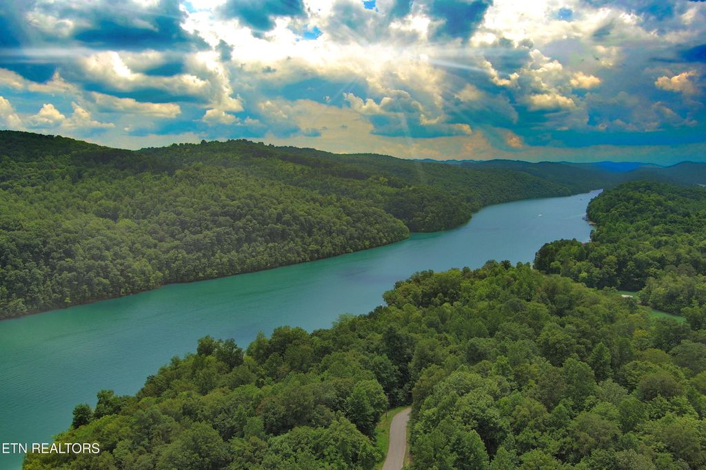 Photo of 119 Laurel Wood Rd, Tazewell, TN 37879 (MLS # 1307441)