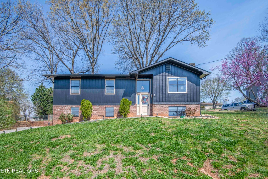 Photo of 2925 Big Bend Drive, Maryville, TN 37803 (MLS # 1294904)