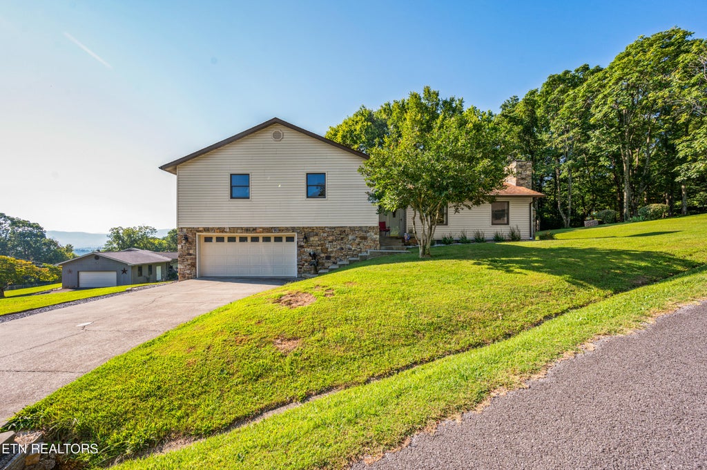 Photo of 401 Edgewood Tr, Newport, TN 37821 (MLS # 1312772)