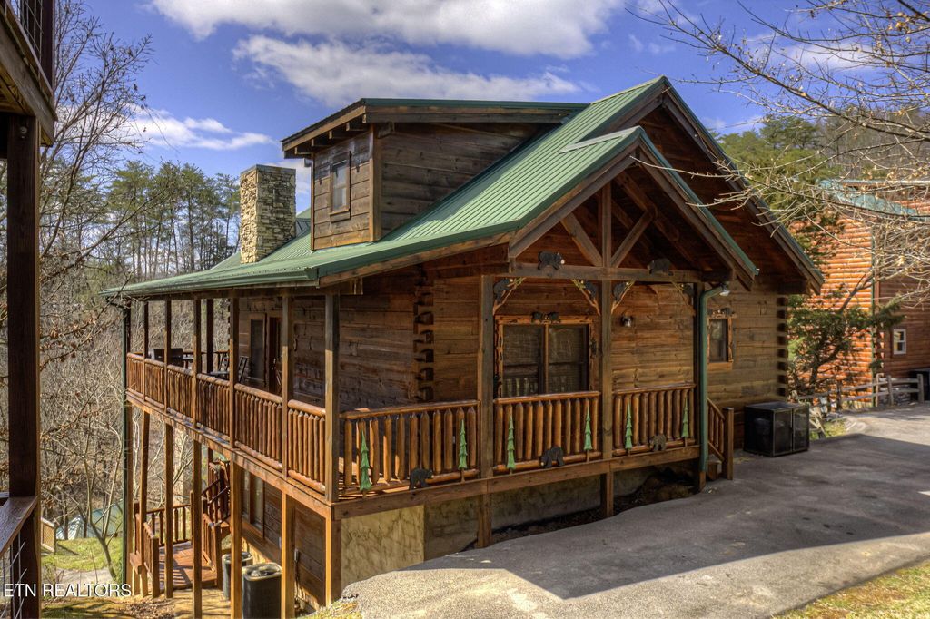 Photo of 3223 White Falcon Way, Pigeon Forge, TN 37863 (MLS # 1313756)