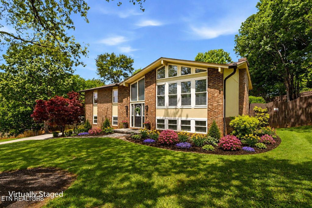 Photo of 9957 Tierra Verde Drive, Knoxville, TN 37922 (MLS # 1339345)