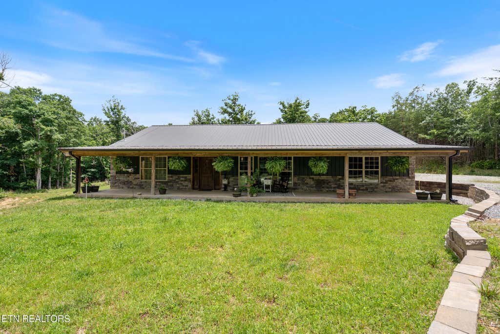 Photo of 904 Meadows Drive, Spencer, TN 38585 (MLS # 1348830)