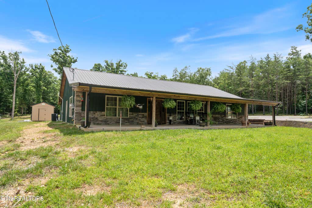 Photo of 904 Meadows Drive, Spencer, TN 38585 (MLS # 1348830)