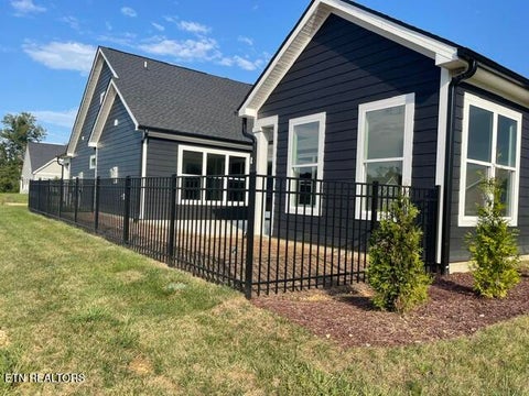 Tiny photo for 375 Trillium Tr, Lenoir City, TN 37771 (MLS # 1356151)