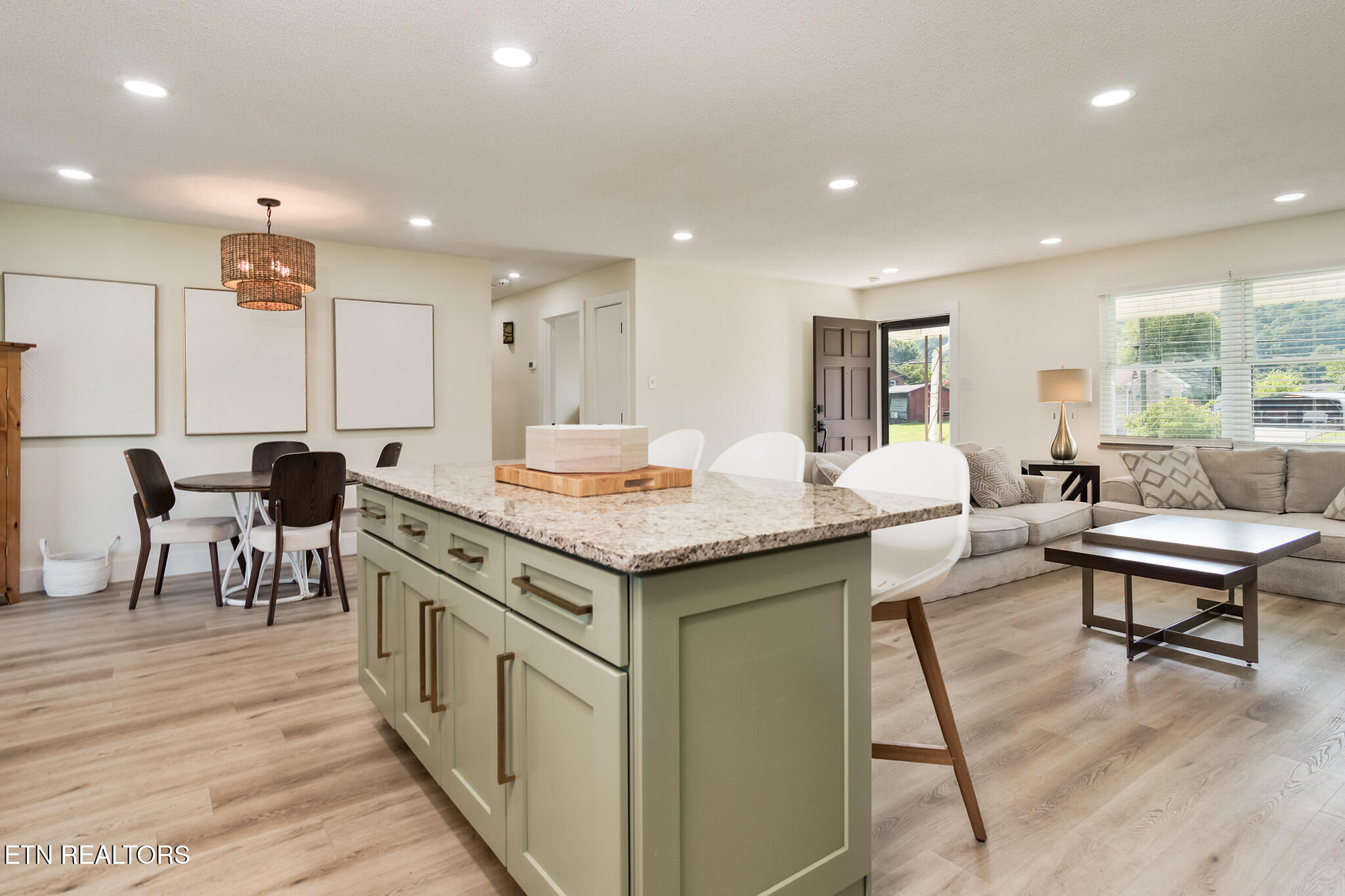 Knoxville, Tennessee 37918, United States, 3 Bedrooms Bedrooms, ,2 BathroomsBathrooms,Residential,Active,178466