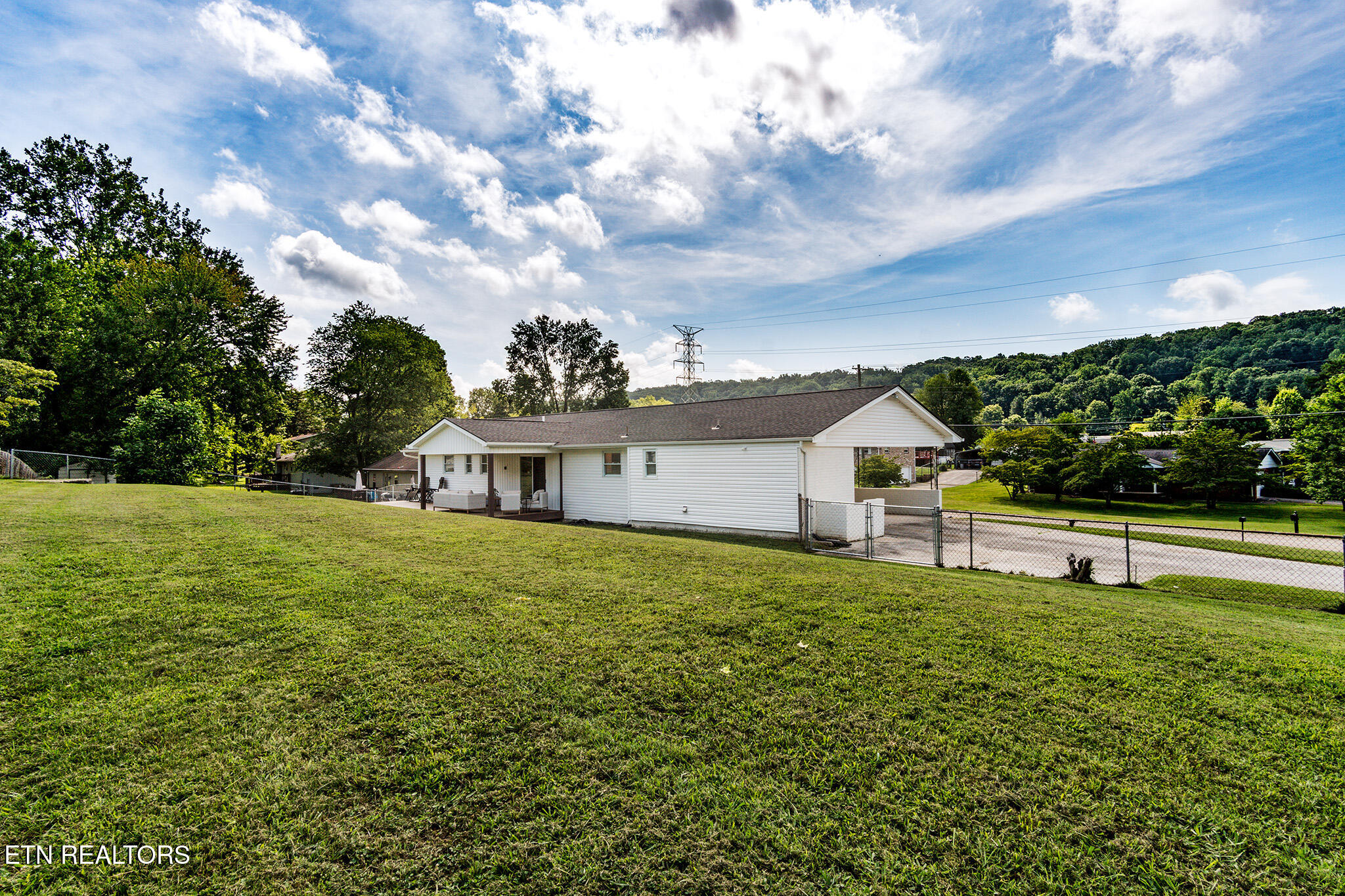 Knoxville, Tennessee 37918, United States, 3 Bedrooms Bedrooms, ,2 BathroomsBathrooms,Residential,Active,178466