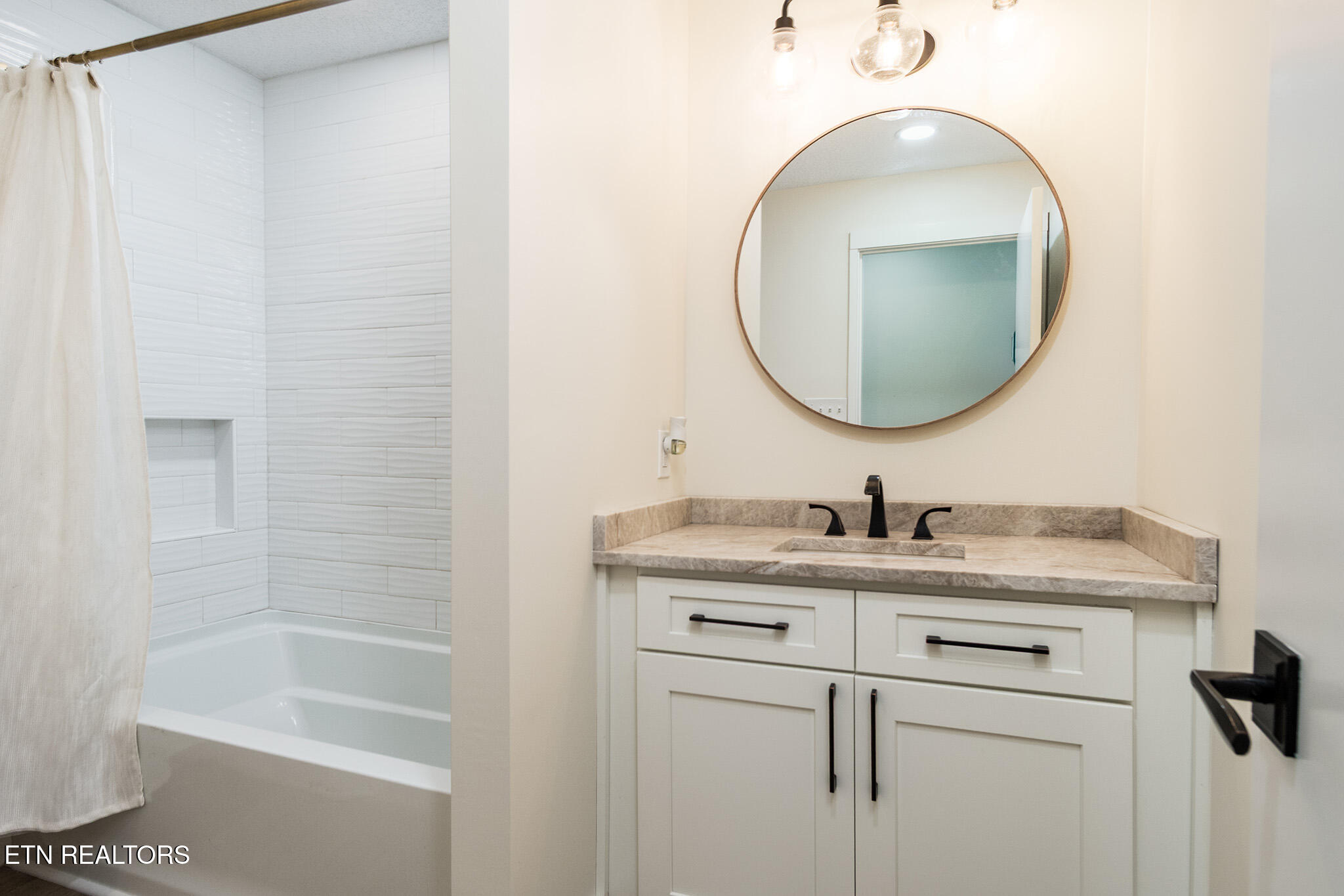 Knoxville, Tennessee 37918, United States, 3 Bedrooms Bedrooms, ,2 BathroomsBathrooms,Residential,Active,178466