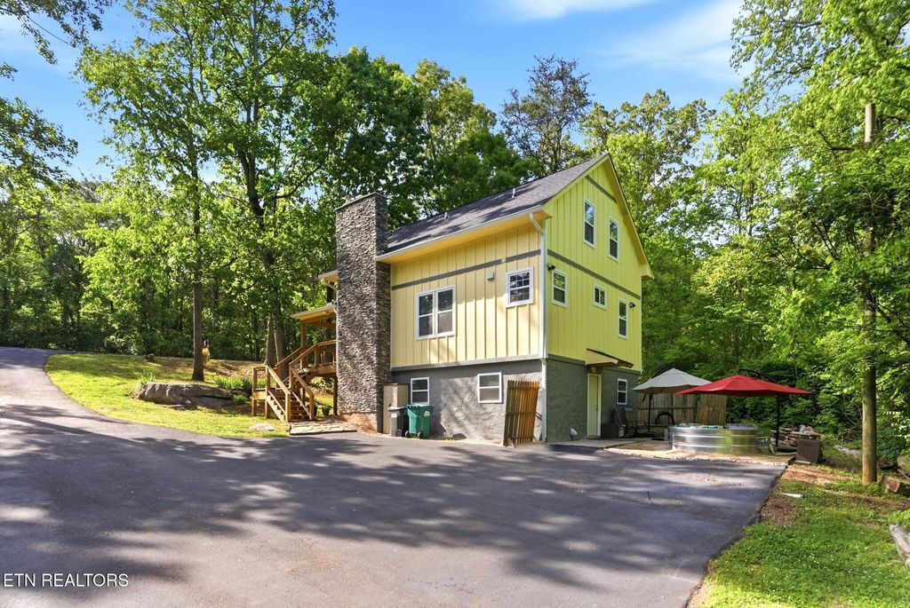 Photo of 3905 Light Pink Rd, Louisville, TN 37777 (MLS # 1338628)