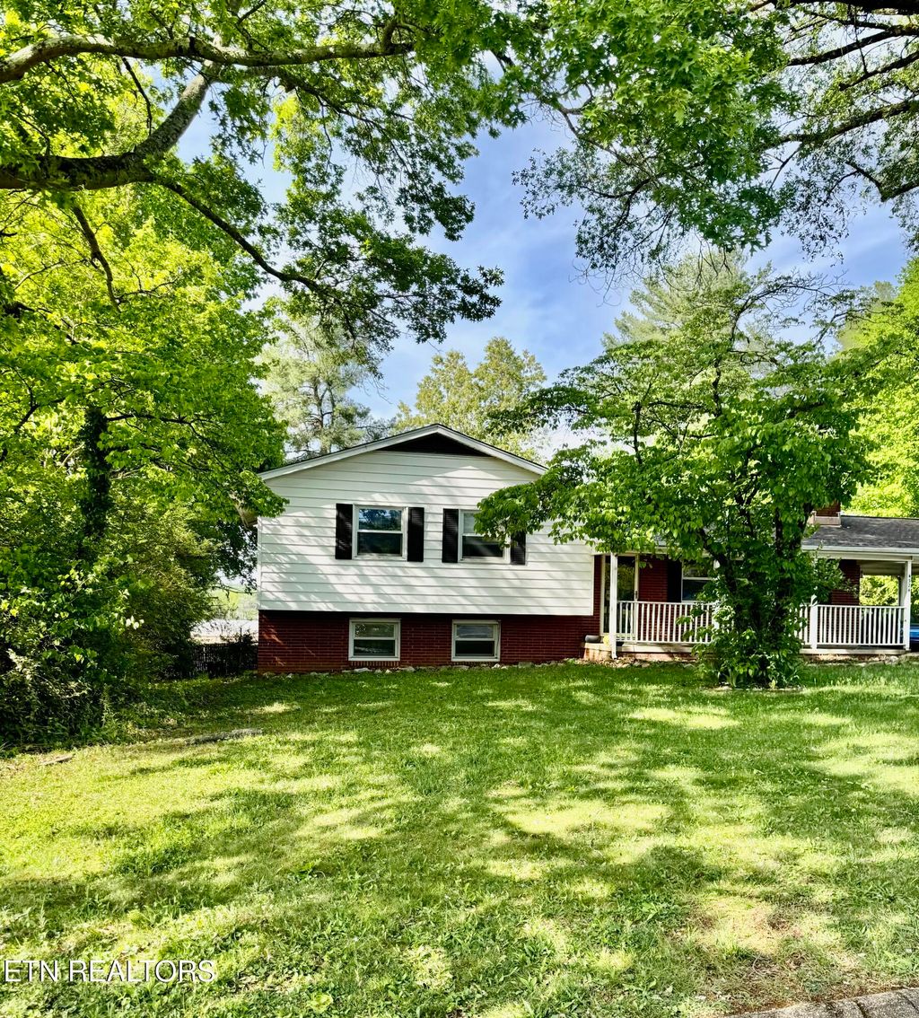 Photo of 4324 Royalview Rd, Knoxville, TN 37921 (MLS # 1337450)