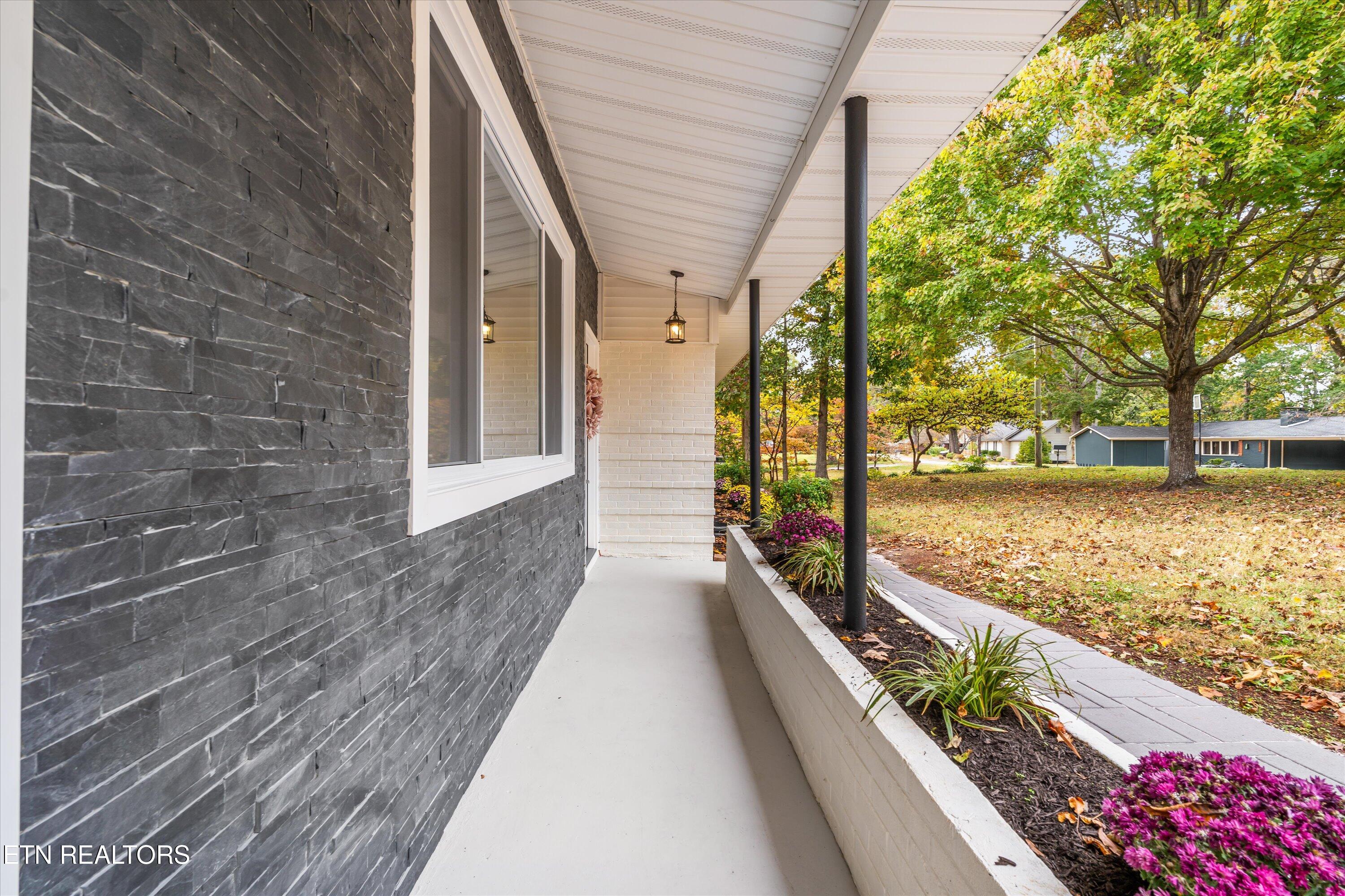 2212 Ridgecrest Drive