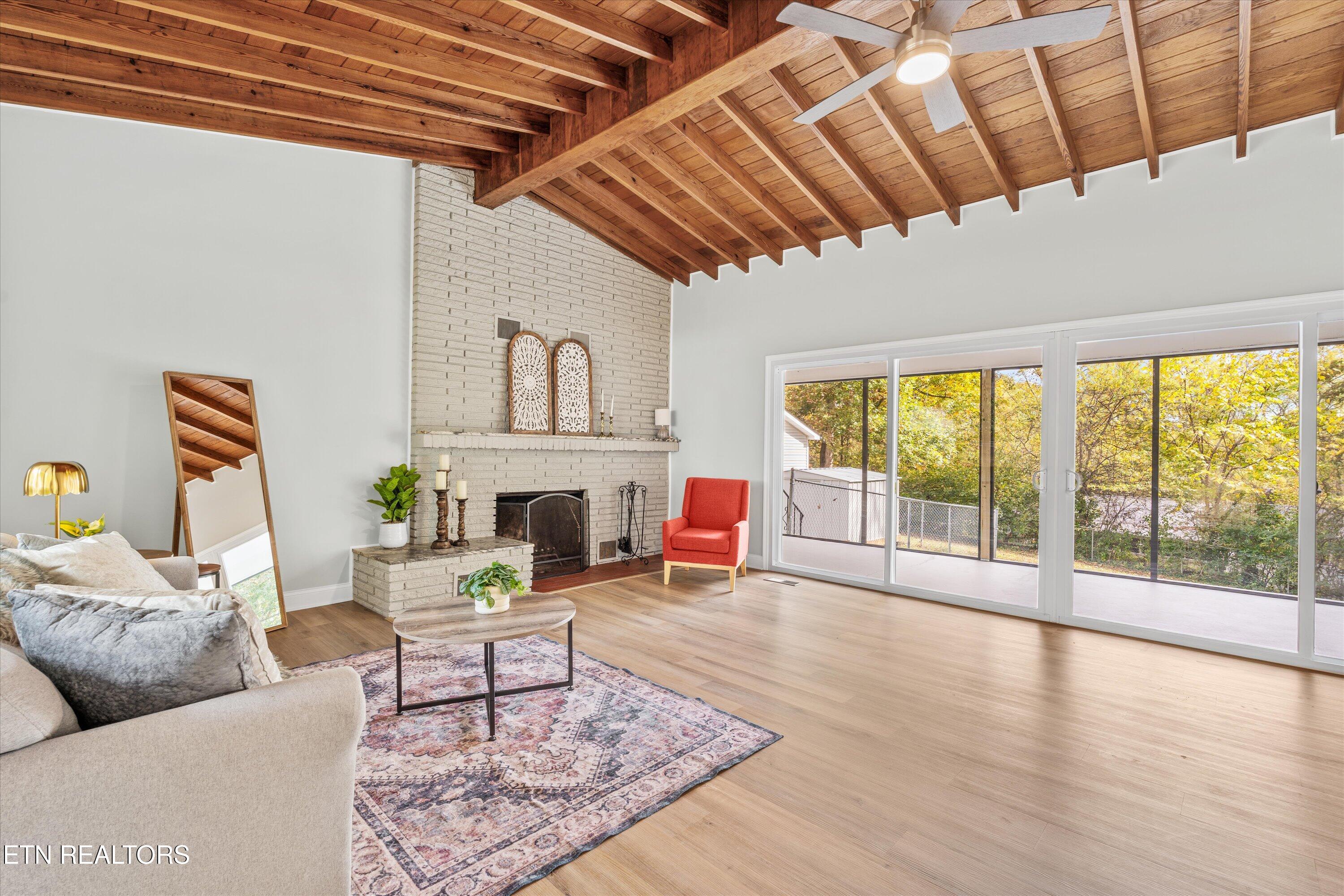 2212 Ridgecrest Drive