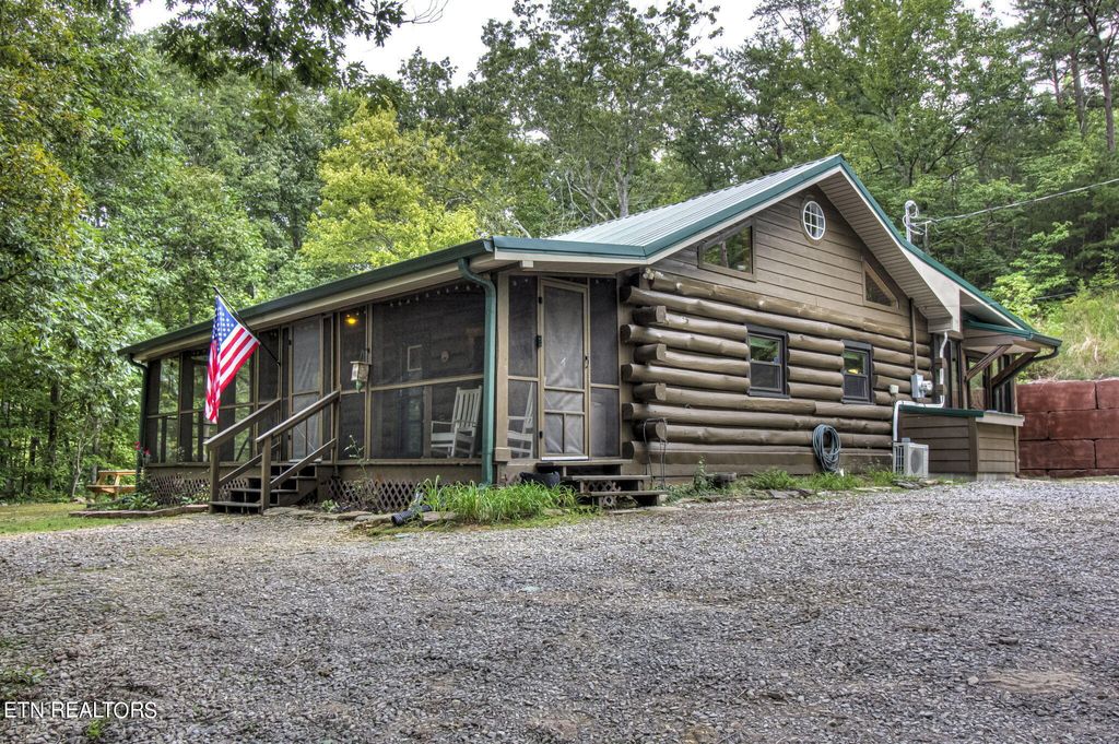 Photo of 215 Lake Heights Rd, Tellico Plains, TN 37385 (MLS # 1239342)
