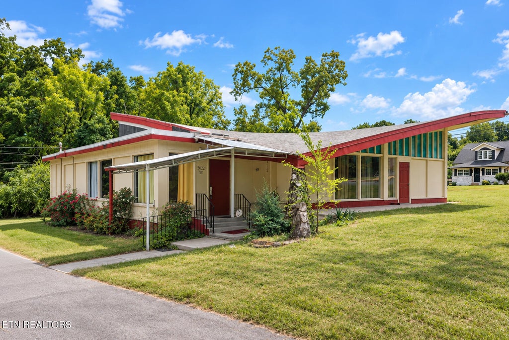 Photo of 5022 Inskip Rd, Knoxville, TN 37912 (MLS # 1355376)