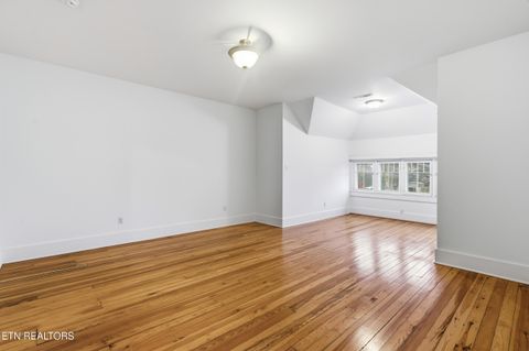 Tiny photo for 1300 Kenyon St, Knoxville, TN 37917 (MLS # 1316358)