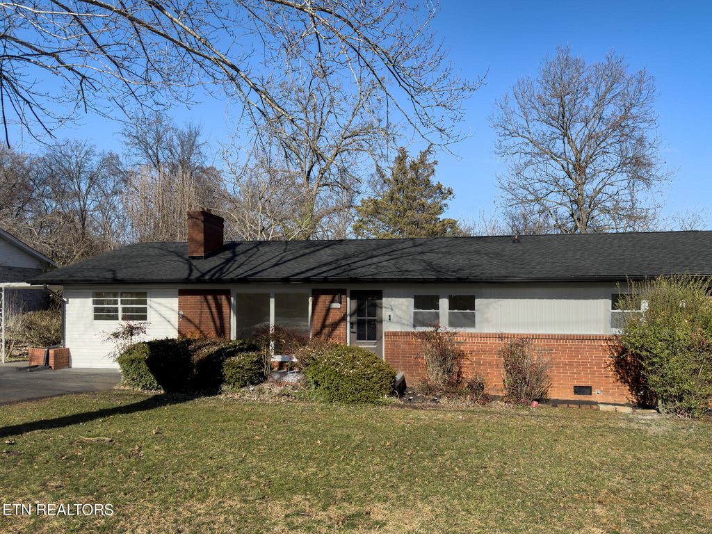 Photo of 4109 Myrtlewood Drive, Knoxville, TN 37921 (MLS # 1330111)