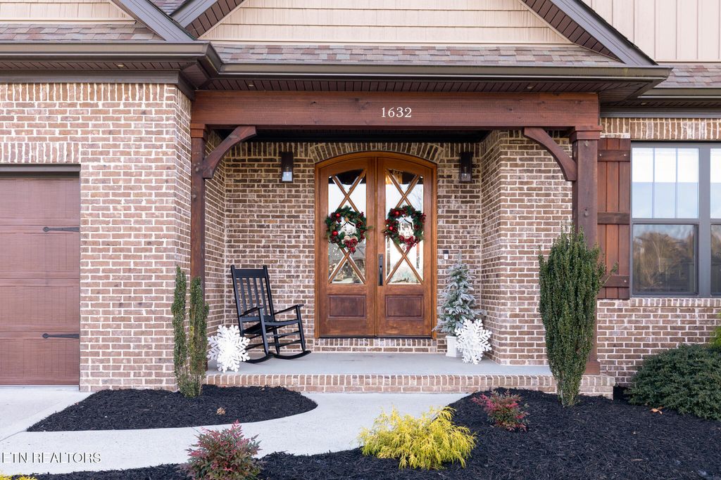 Photo of 1632 Cascading Falls Lane, Sevierville, TN 37876 (MLS # 1324654)