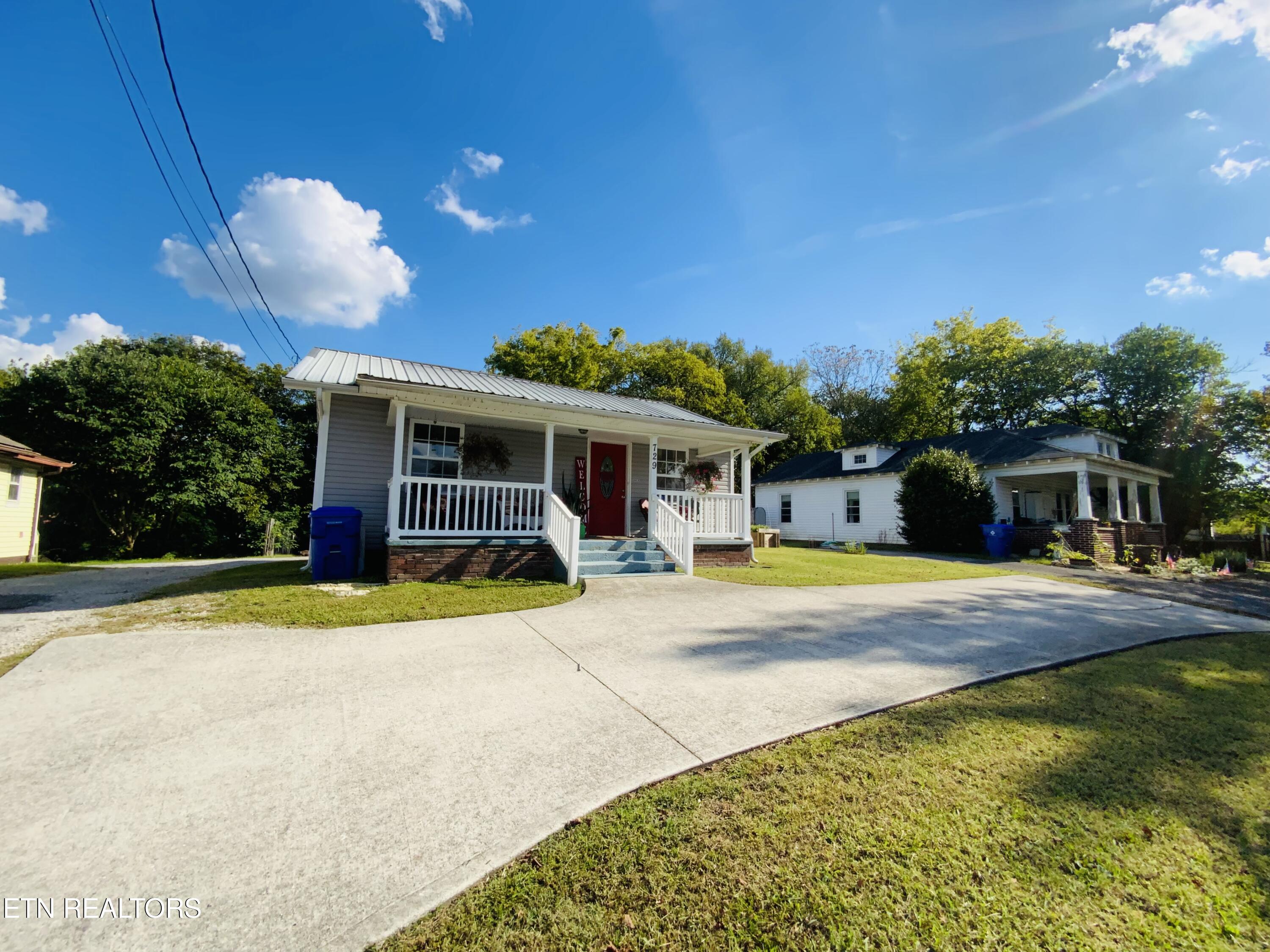 729 N Charles Seivers Blvd