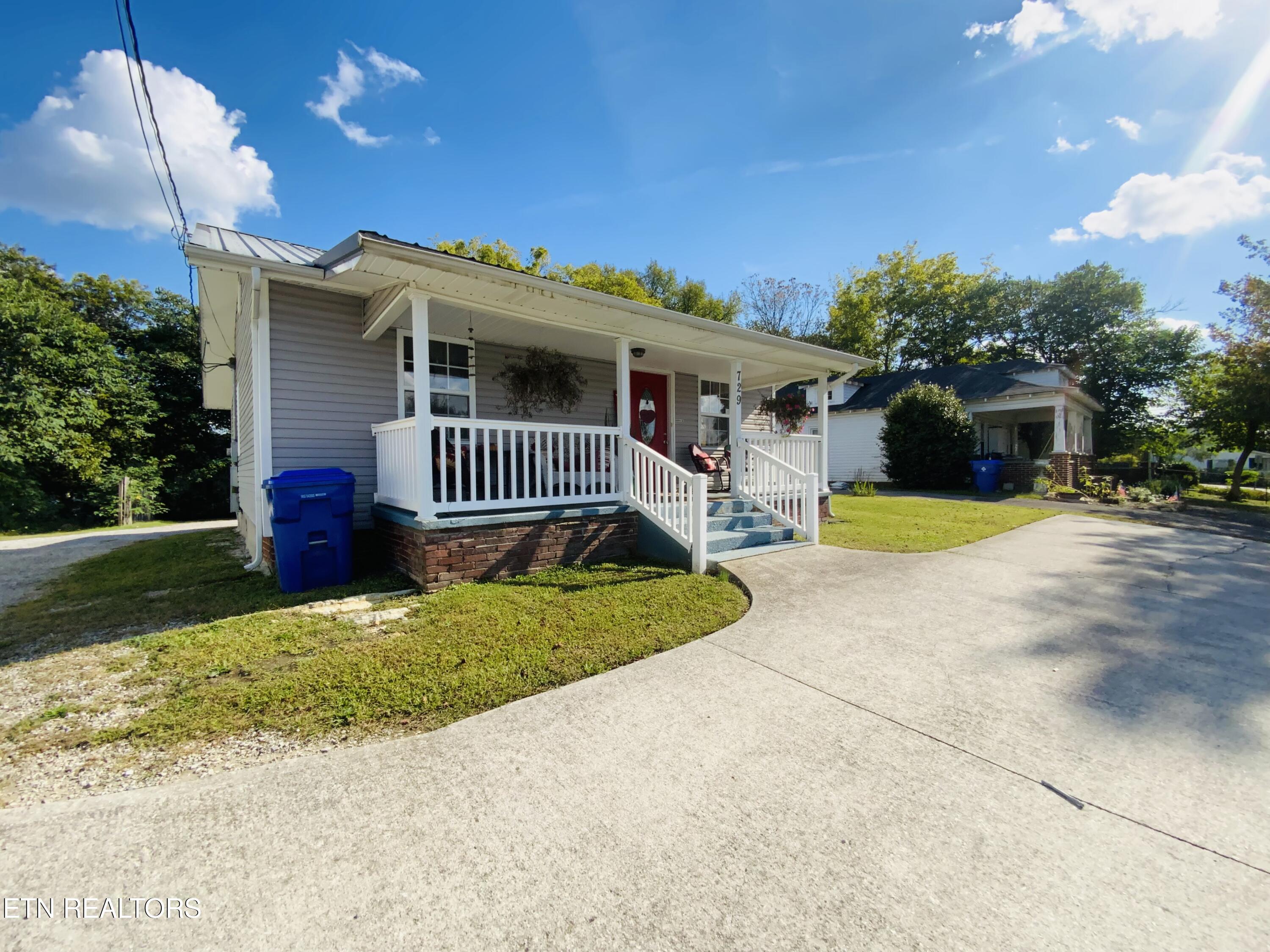 729 N Charles Seivers Blvd