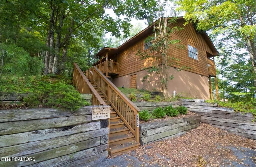 Photo of 2859 Eagle Crest Way, Sevierville, TN 37876 (MLS # 1302336)