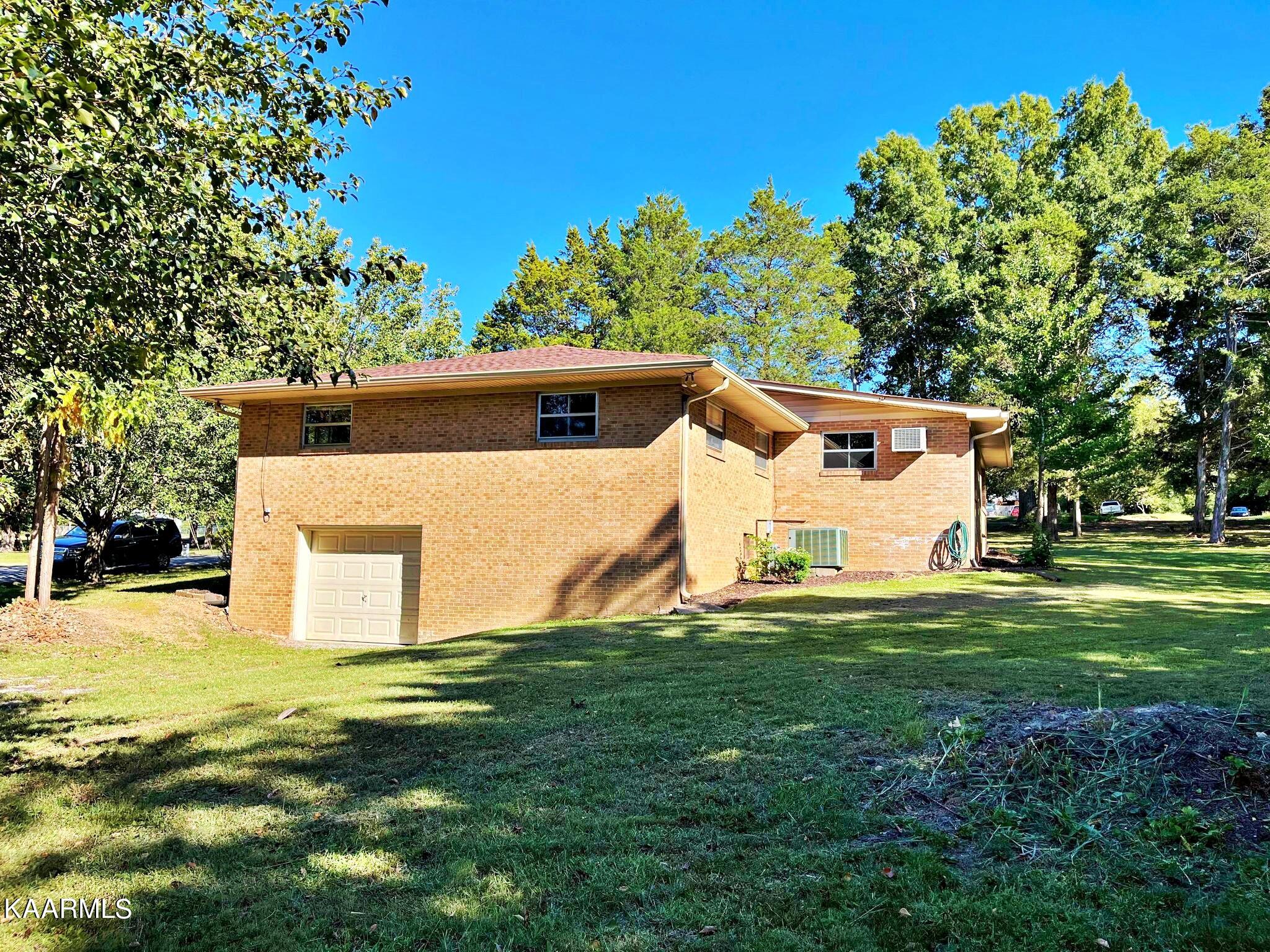 Photo 12 of 45 of 109 Cedar Circle house